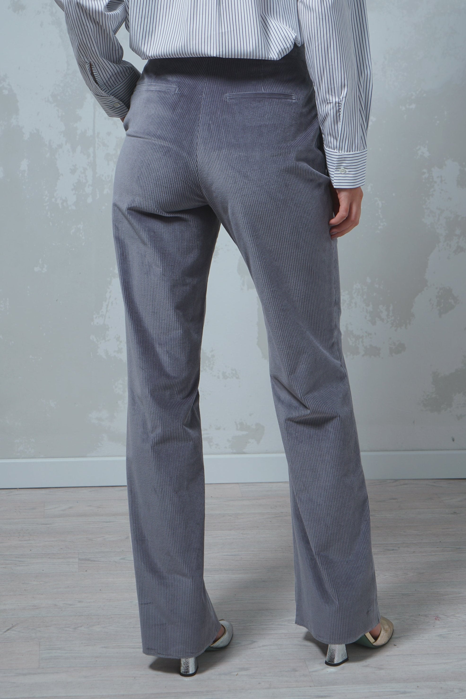 PANTALONI IN VELLUTO GRIGIO